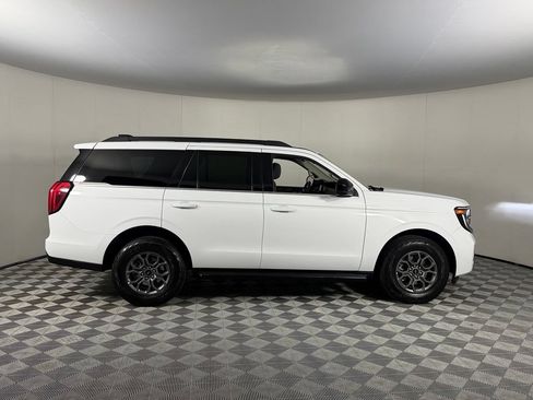 Used 2025 Ford Expedition Active RWD image 6