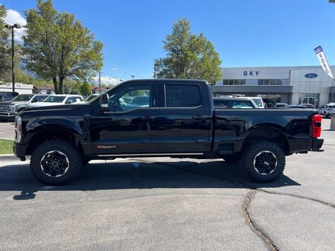 Used 2026 Ford F350 Platinum w/ Tremor Off-Road Package AWD/4WD image 15