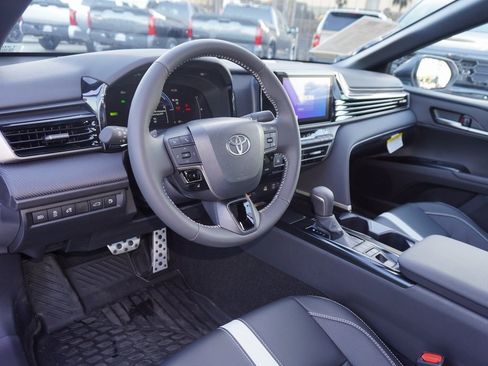 Used 2026 Toyota Camry SE Nightshade image 9