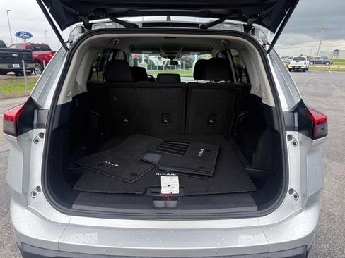 Used 2025 Nissan Rogue S FWD image 17