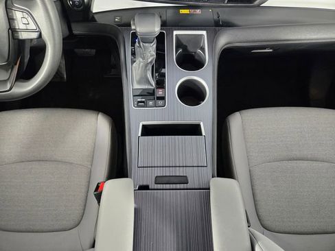 Used 2025 Toyota Sienna LE image 42