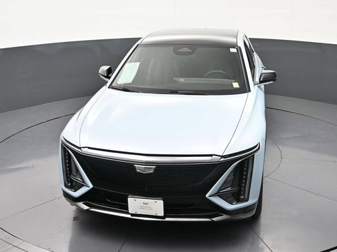 Used 2025 Cadillac Lyriq Sport AWD/4WD image 23