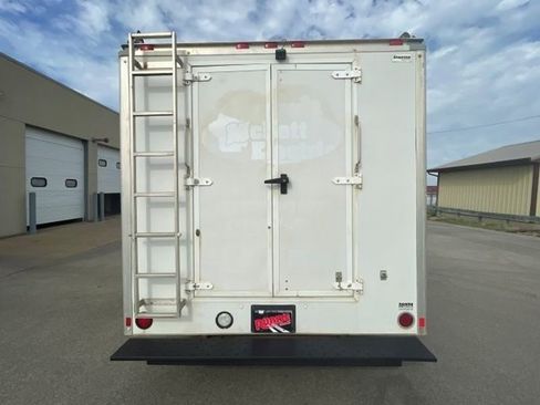 Used 2015 Chevrolet Express 3500 image 4