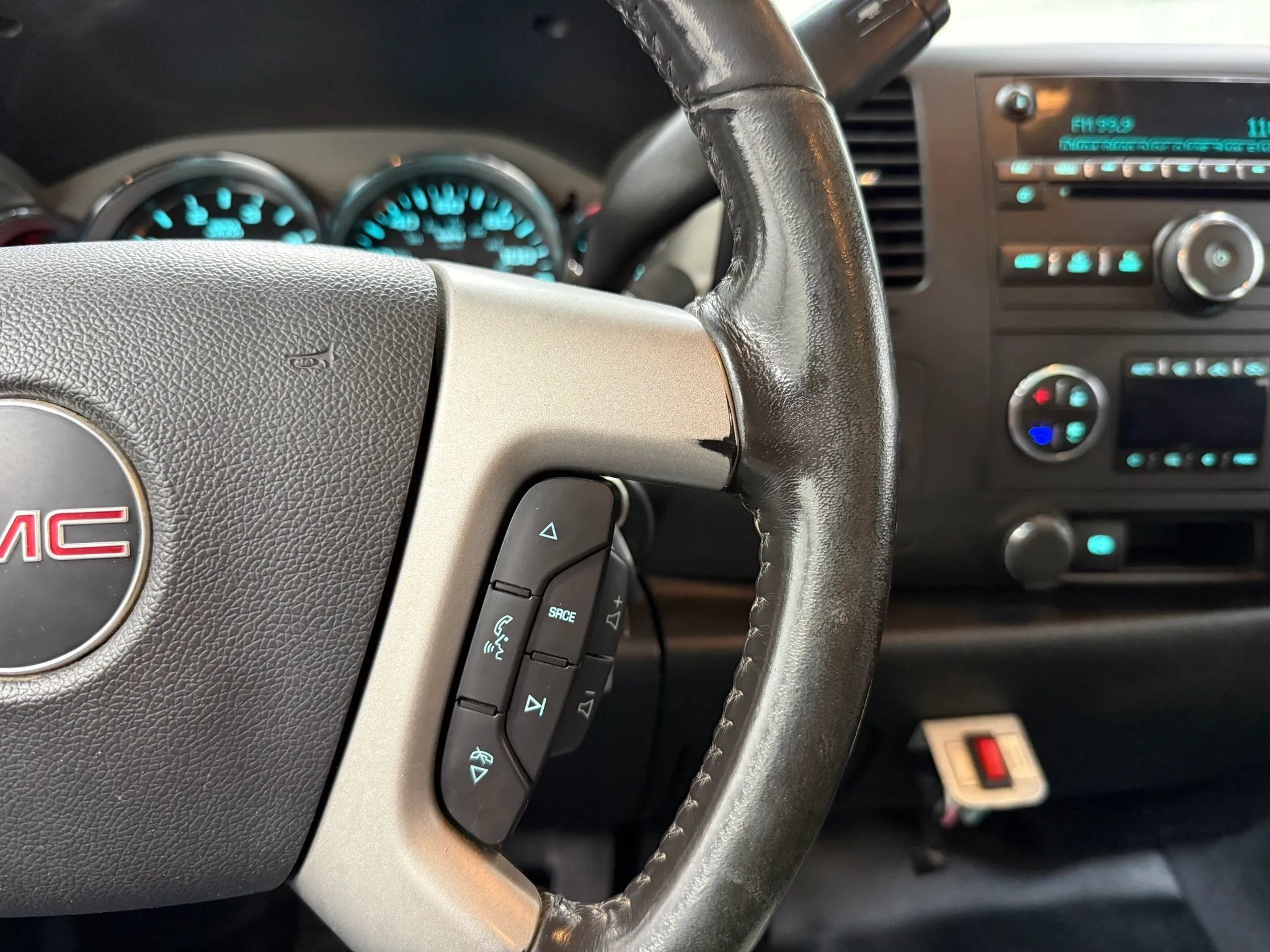 Used 2013 GMC Sierra 3500 SLE w/ SLE Preferred Package AWD/4WD image 28