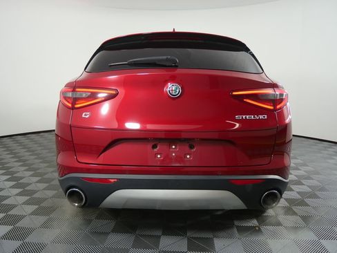 Used 2018 Alfa Romeo Stelvio Ti w/ Convenience Package image 4