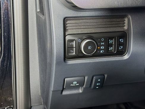 Used 2025 Ford F250 Platinum AWD/4WD image 12
