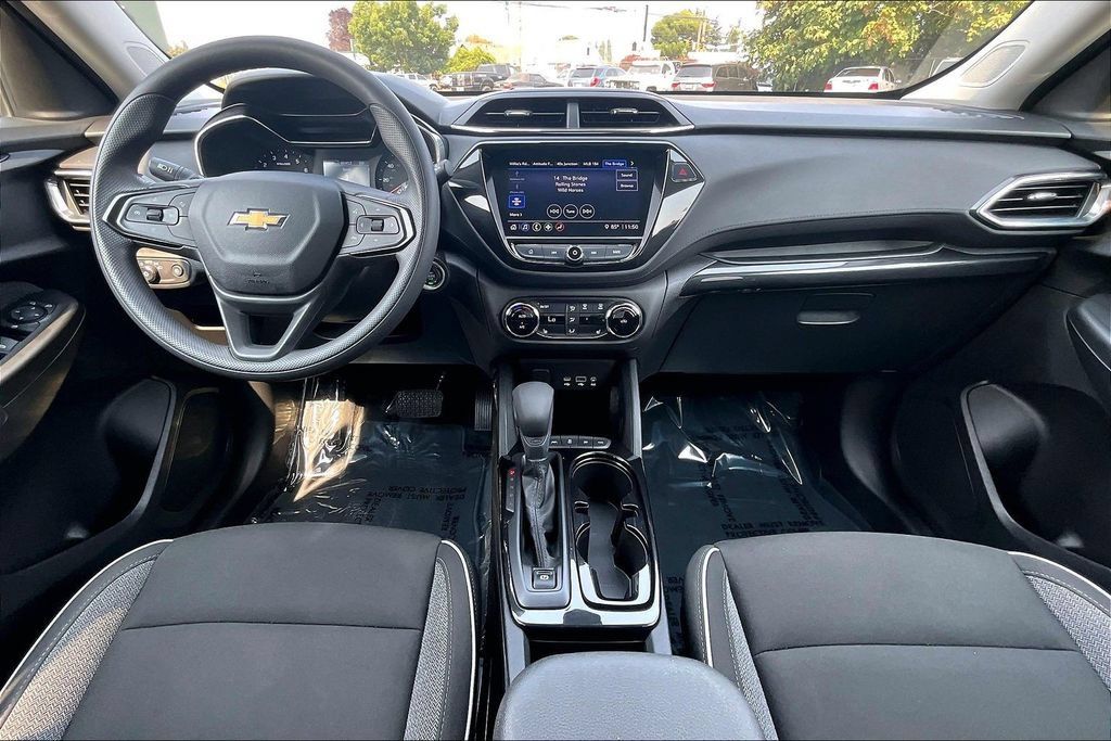 Used 2021 Chevrolet TrailBlazer LT w/ Convenience Package AWD/4WD image 16