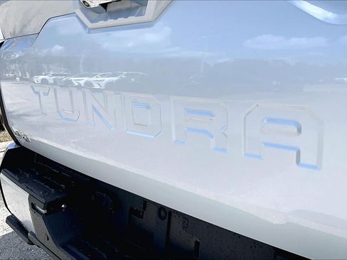 Used 2025 Toyota Tundra Limited AWD/4WD image 30
