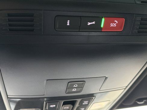 Used 2023 Volkswagen Tiguan SE R-Line image 43