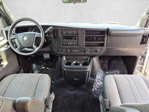 Used 2019 Chevrolet Express 3500 LT w/ LT Preferred Equipment Group RWD image 16