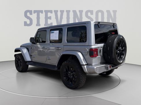 Used 2021 Jeep Wrangler Unlimited Sahara AWD/4WD image 6
