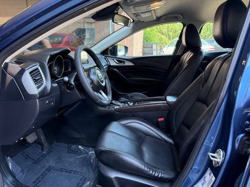 Used 2018 MAZDA MAZDA3 Touring FWD image 9