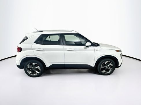Used 2025 Hyundai Venue SEL FWD image 10
