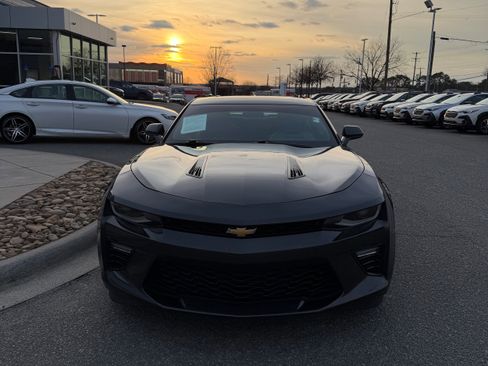 Used 2017 Chevrolet Camaro SS image 3