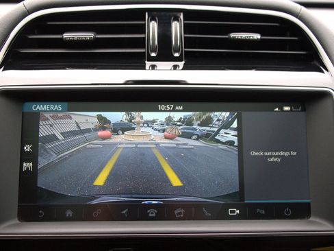 Used 2020 Jaguar F-PACE Prestige image 32