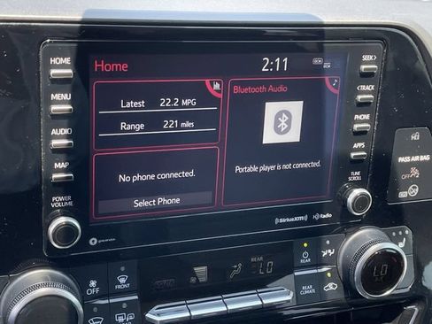 Certified 2021 Toyota Highlander XLE FWD image 17