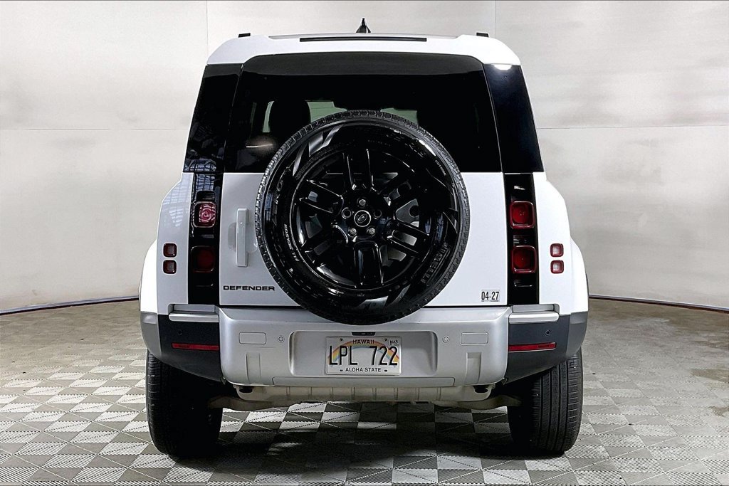 Used 2025 Land Rover Defender 110 S AWD/4WD image 3