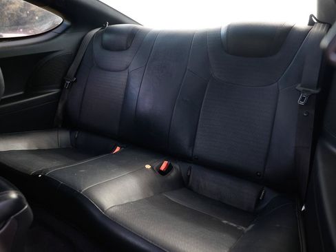 Used 2016 Hyundai Genesis Coupe 3.8 RWD image 8