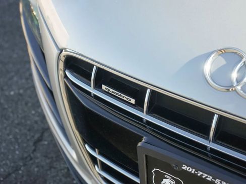 Used 2011 Audi R8 V10 image 12