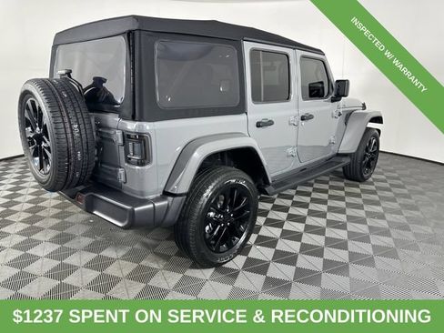 Used 2023 Jeep Wrangler Unlimited Sahara w/ Cold Weather Group AWD/4WD image 8
