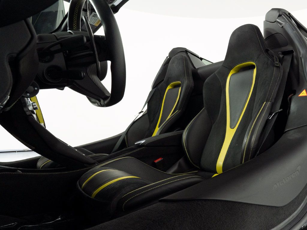 Used 2020 McLaren 720S Performance RWD image 33