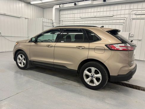 Used 2020 Ford Edge SE w/ Cargo Accessory Package FWD image 7