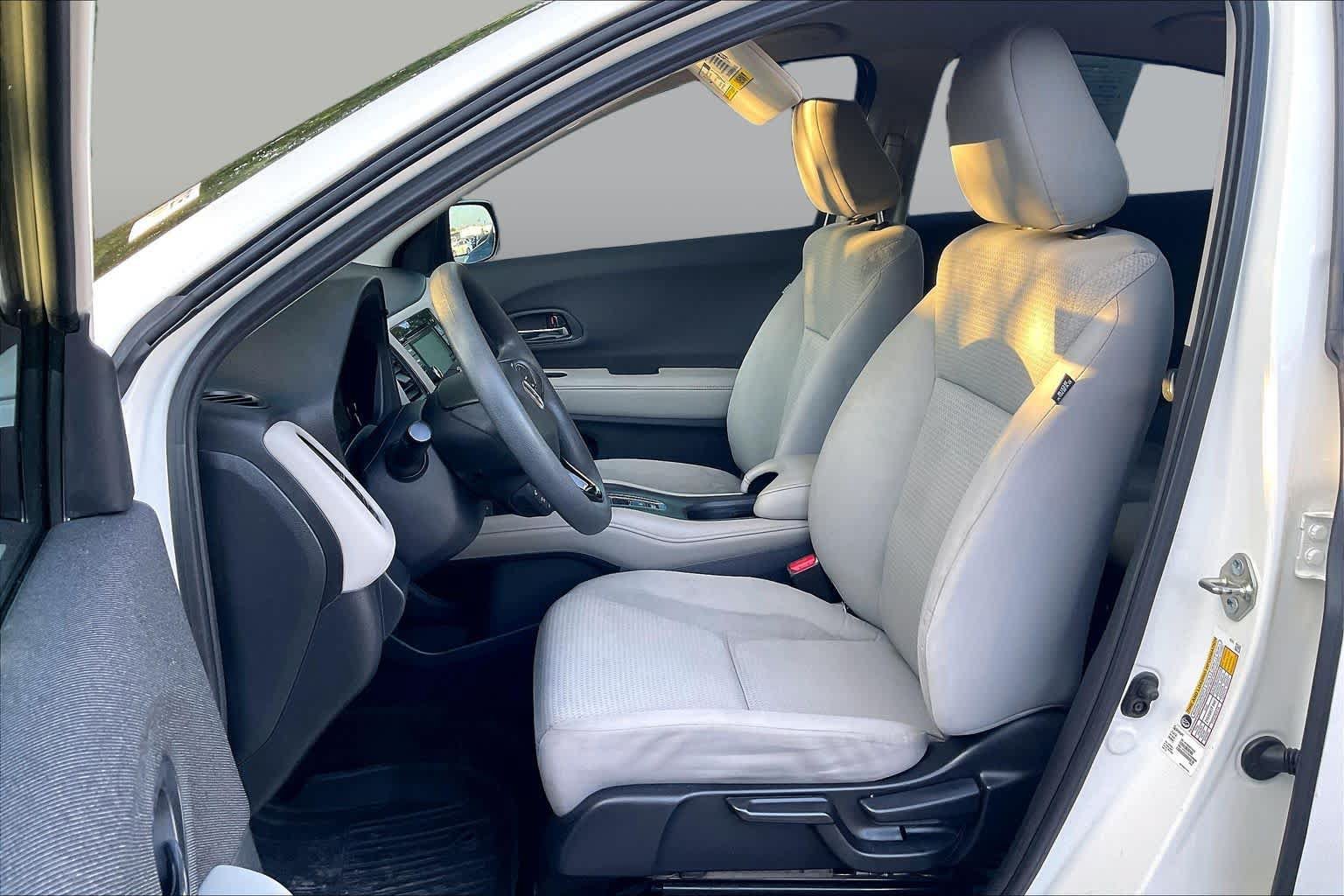 Used 2020 Honda HR-V LX image 8