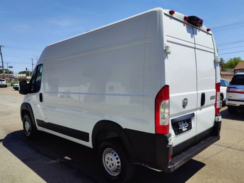 Used 2024 RAM ProMaster 2500 w/ Convenience Group FWD image 5