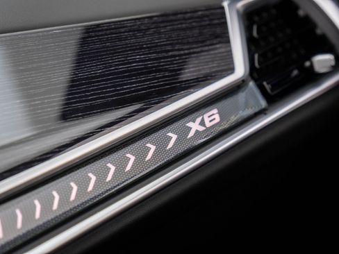 New 2026 BMW X6 xDrive40i w/ Executive Package image 30