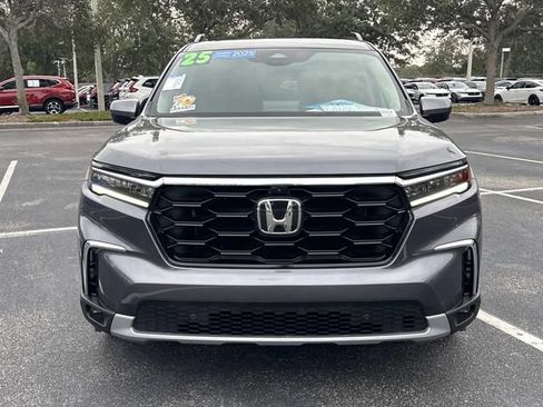 Certified 2025 Honda Pilot Elite image 9
