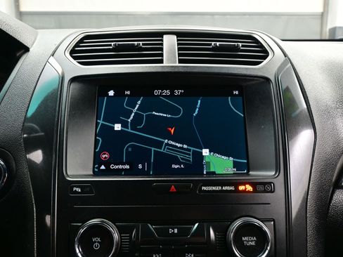 Used 2019 Ford Explorer XLT w/ Equipment Group 202A image 21