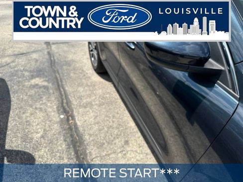 Used 2022 Ford Escape SEL AWD/4WD image 3