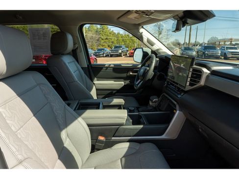 Used 2024 Toyota Tundra Limited image 15