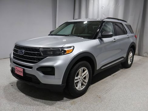 Used 2022 Ford Explorer XLT image 6