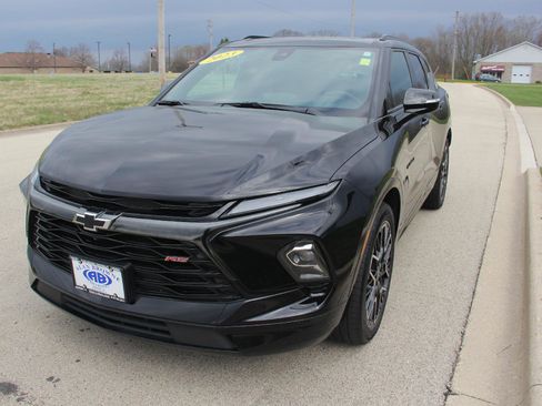 Certified 2023 Chevrolet Blazer RS w/ Driver Confidence II Package image 4