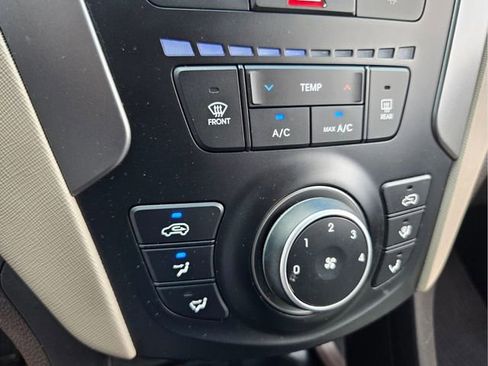 Used 2018 Hyundai Santa Fe Sport FWD image 25