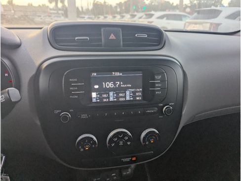 Used 2018 Kia Soul FWD image 18