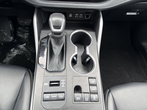 Used 2024 Toyota Highlander XLE image 20