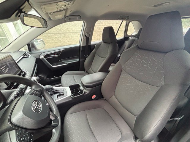 Used 2024 Toyota RAV4 XLE FWD image 29