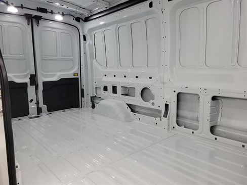 New 2026 Ford Transit 250 148 Medium Roof RWD image 12