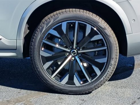 New 2026 Volvo XC90 B6 Plus w/ Protection Package Premier image 34