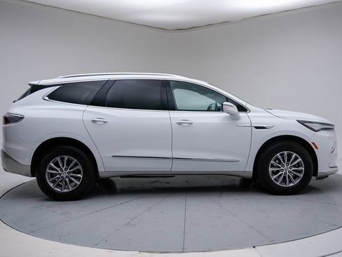 Used 2024 Buick Enclave Premium image 12