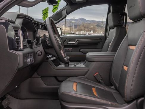 Used 2024 GMC Sierra 1500 AT4 w/ Technology Package image 6