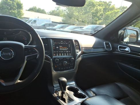 Certified 2018 Jeep Grand Cherokee Overland AWD/4WD image 21