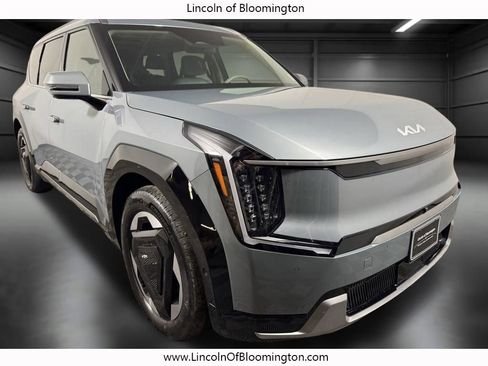 Used 2024 Kia EV9 Land AWD/4WD image 9