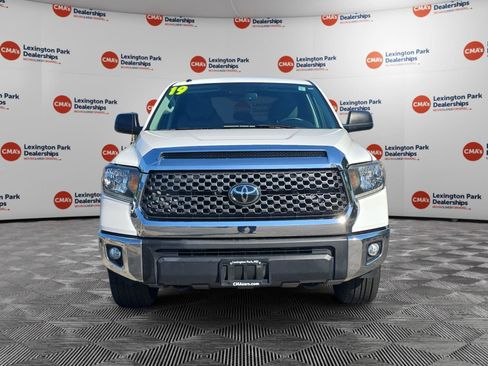 Used 2019 Toyota Tundra SR5 w/ Convenience Package AWD/4WD image 2