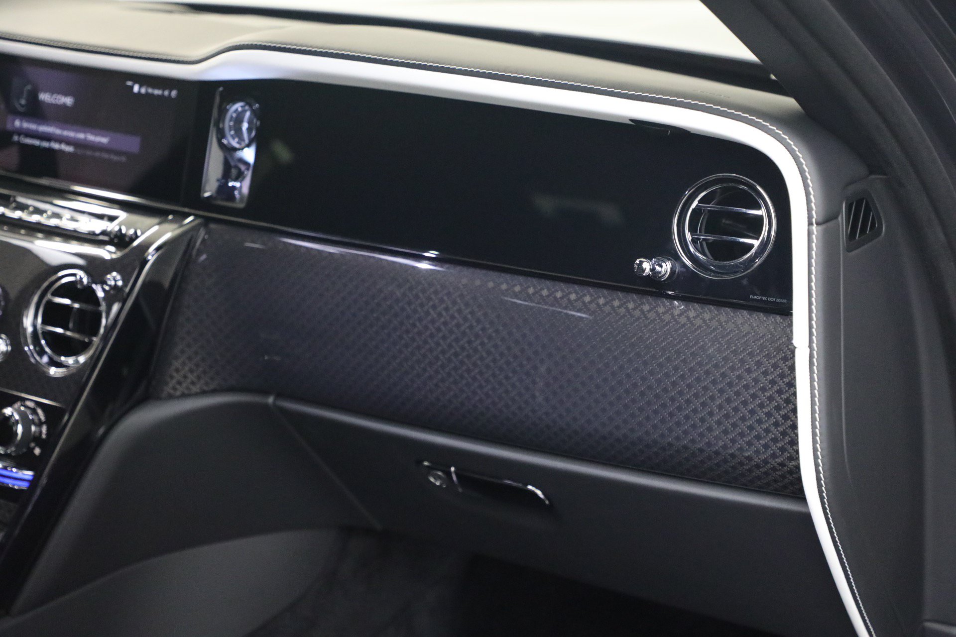 New 2027 Rolls-Royce Cullinan Black Badge AWD/4WD image 33