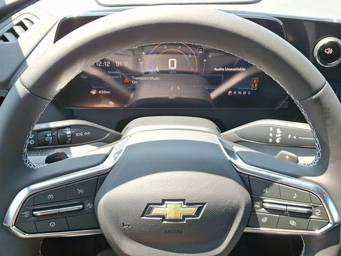 Used 2026 Chevrolet Traverse LT w/ Driver Confidence Package FWD image 9