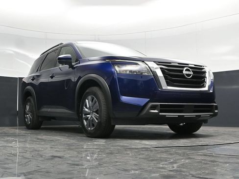 Used 2025 Nissan Pathfinder SV AWD/4WD image 43