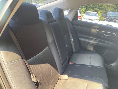 Used 2017 Nissan Altima 2.5 SR w/ Midnight Edition Package FWD image 40